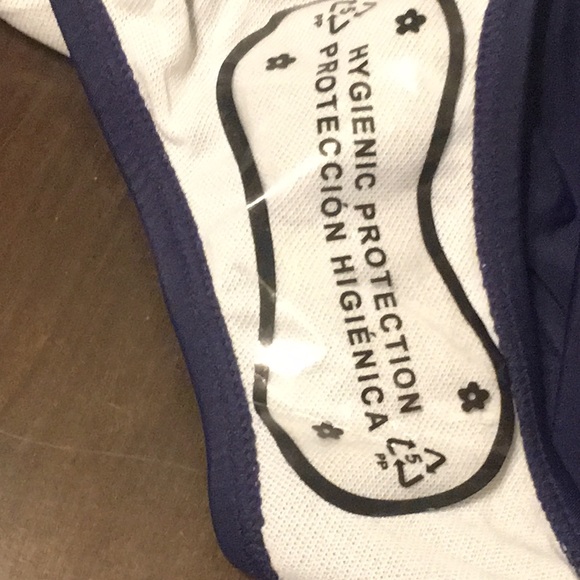 High Neck Keyhole One Piece Swimsuit - Picture 11 of 12